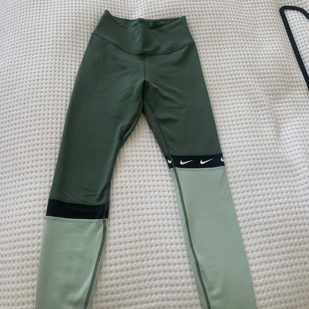 NEVER WORN Nike Leggings Dri Fit XS